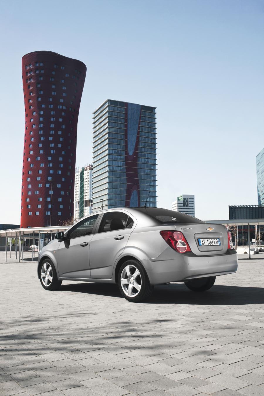  Chevrolet Aveo Sedan 2011 года  (фото 38 из 58)